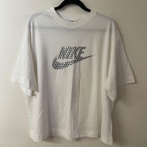 Nike Sportswear NSW White Short Sleeve Crew Neck Shirt Silver Swoosh Women's XL